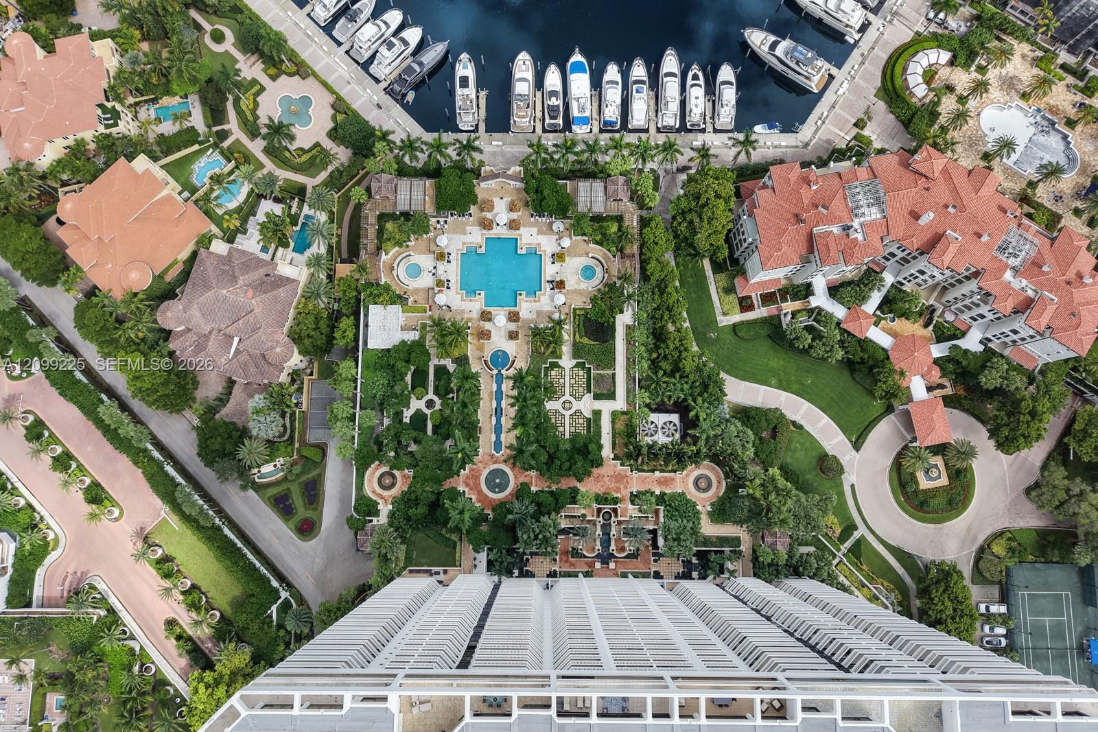 2000 Island Boulevard
