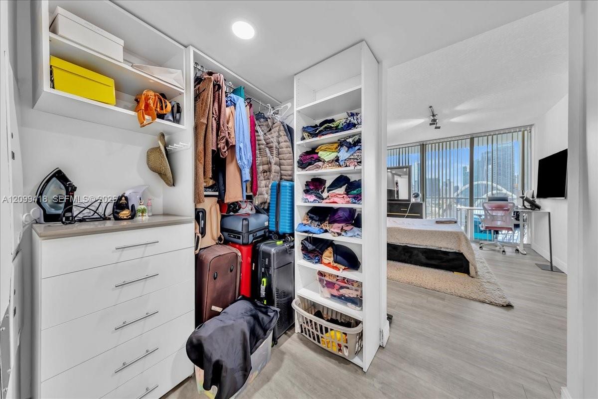 1750 N Bayshore Drive