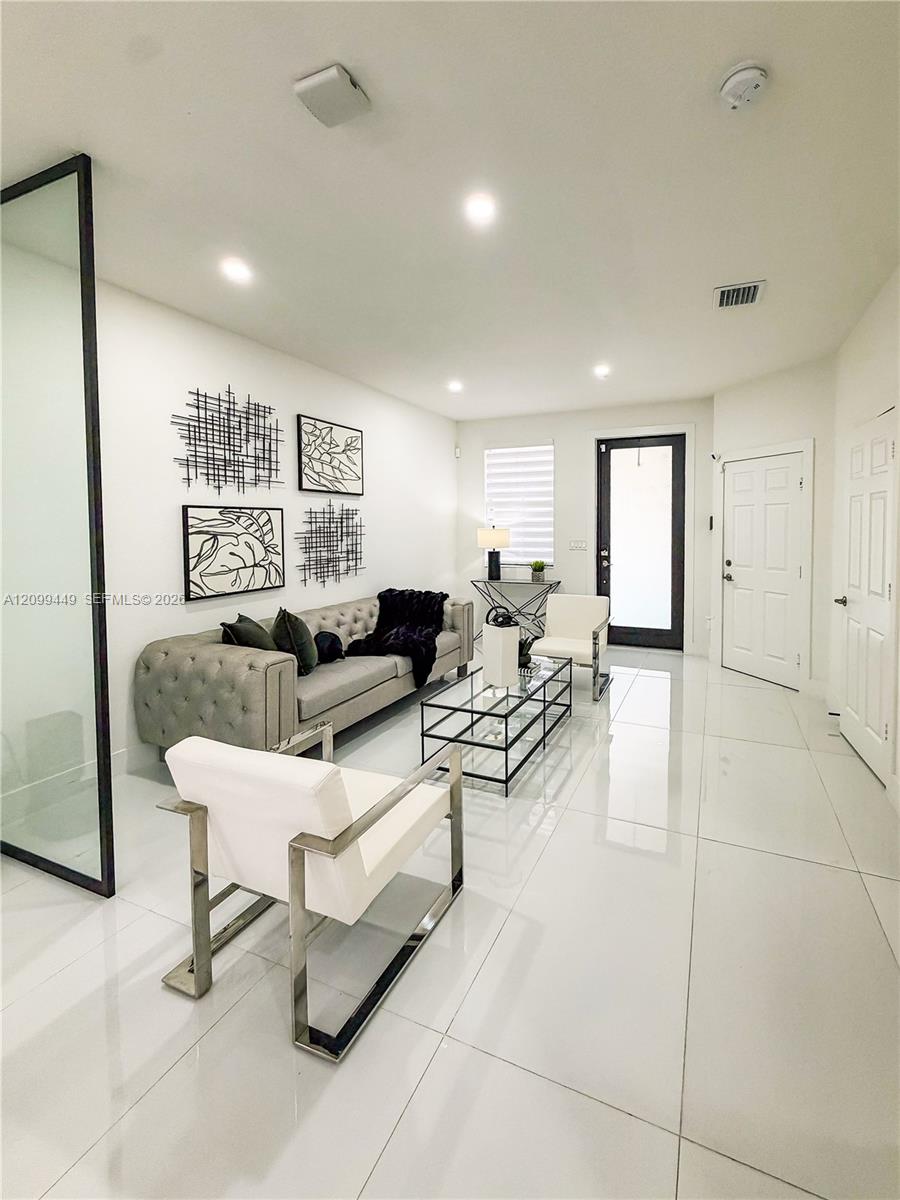 3418 W 108th Street