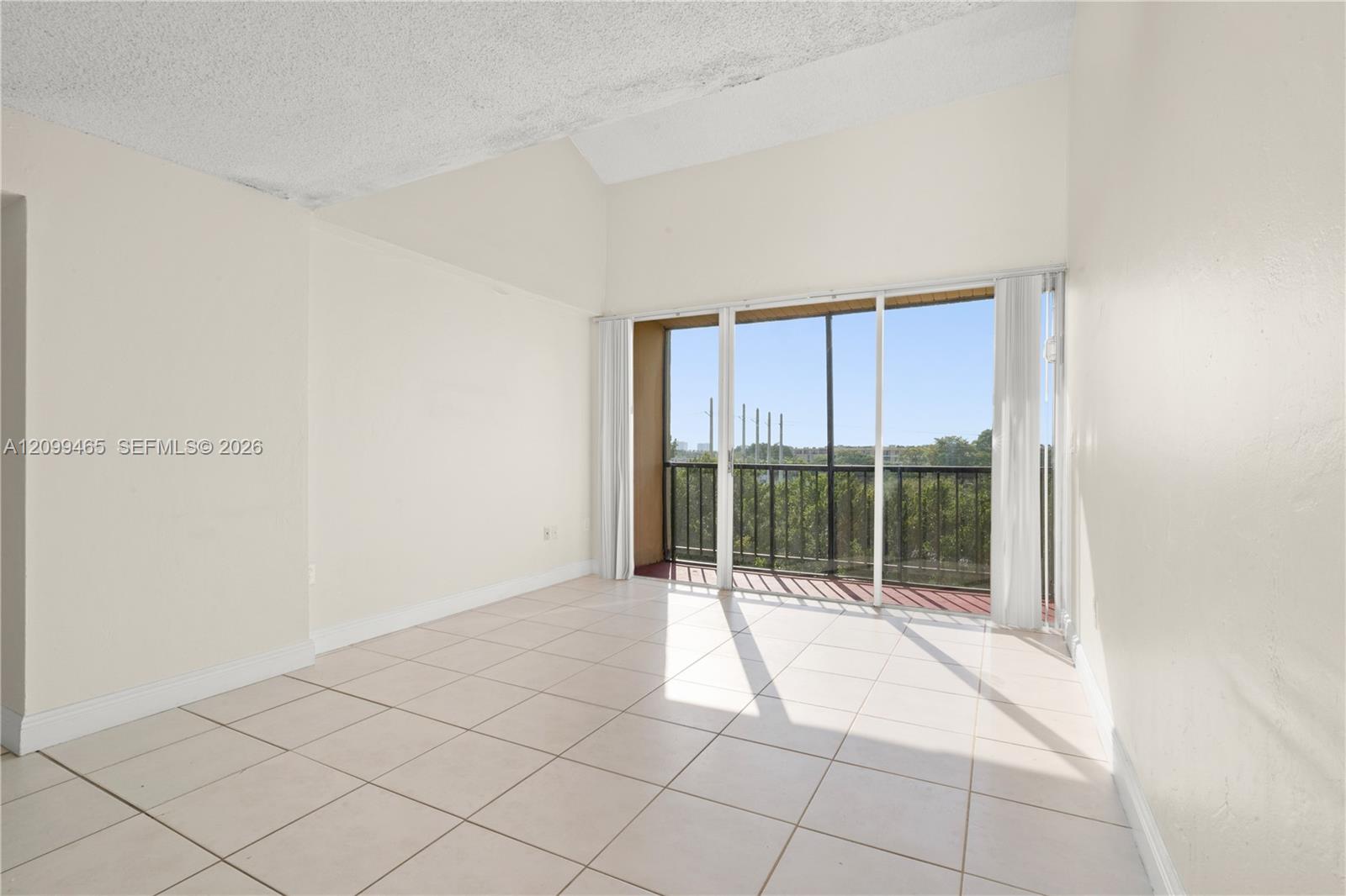 8870 Fontainebleau Boulevard
