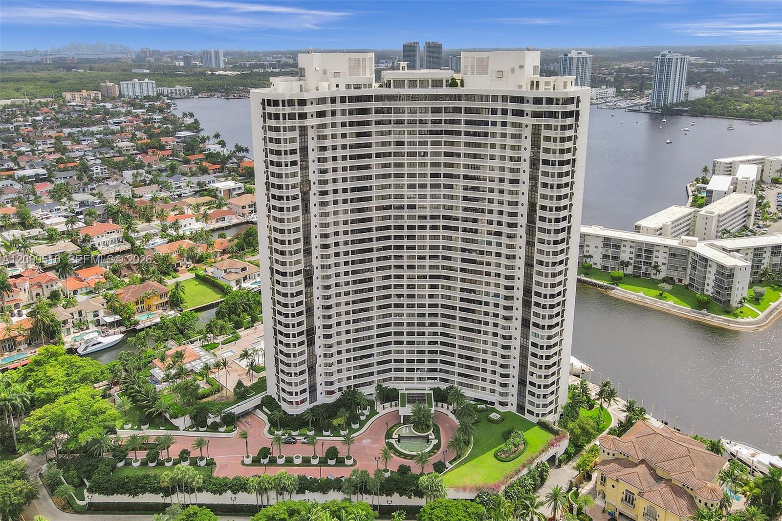 1000 W Island Boulevard