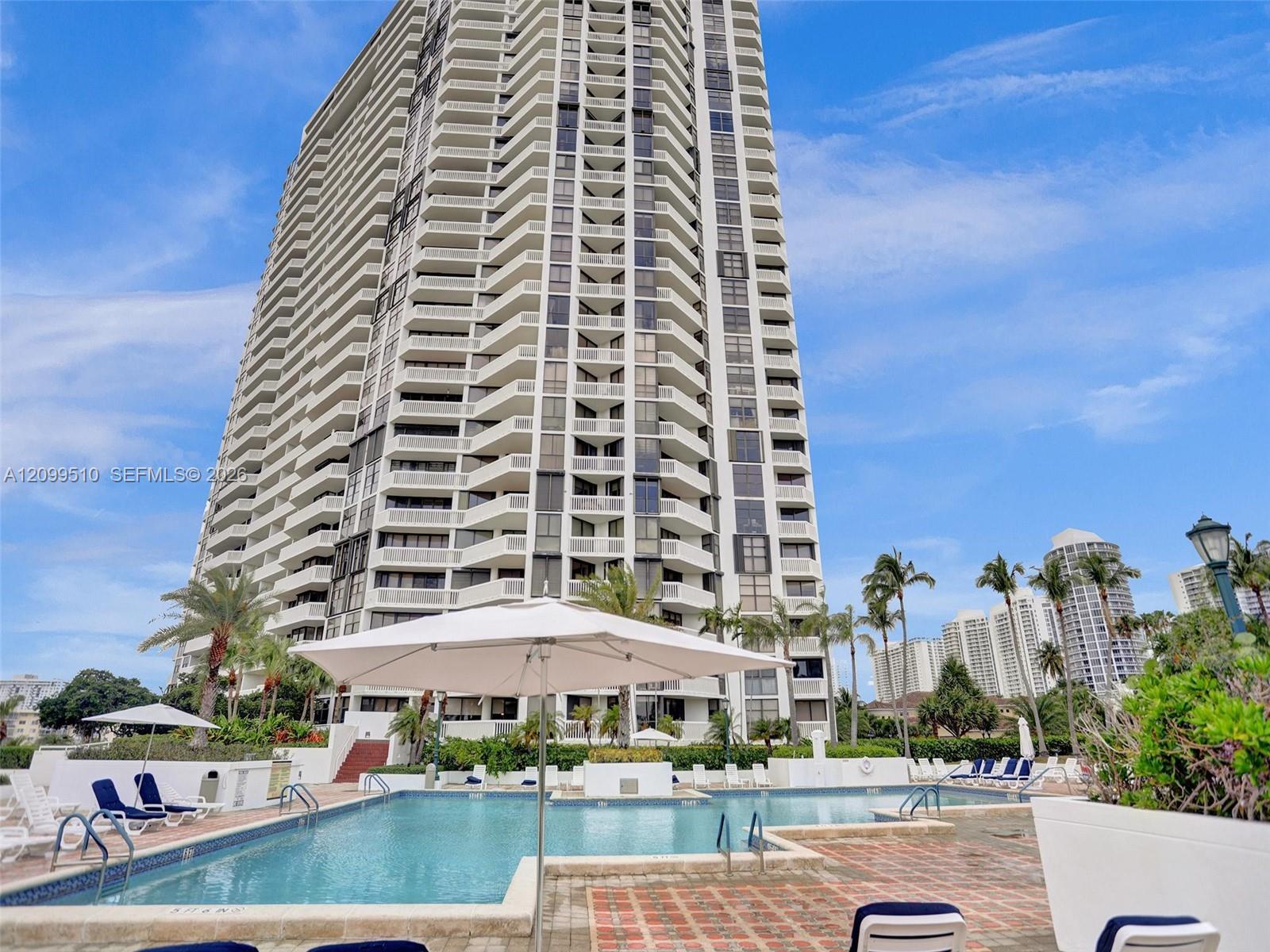1000 W Island Boulevard