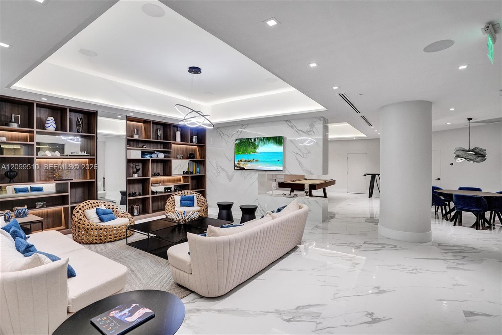 1000 W Island Boulevard