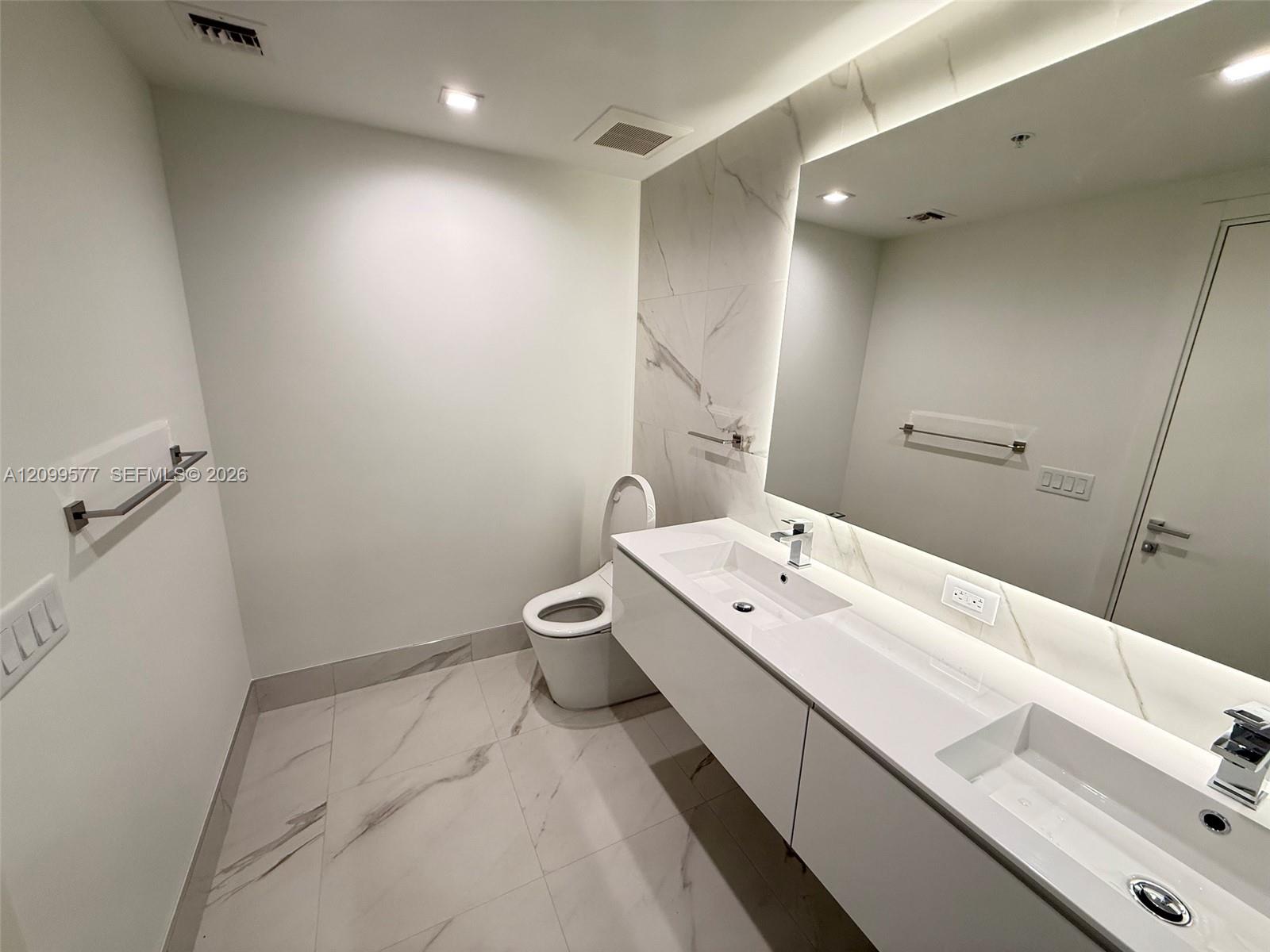 1170 E Hallandale Beach