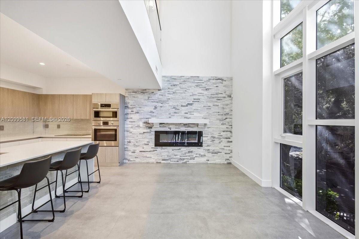 455 NE 39th Street
