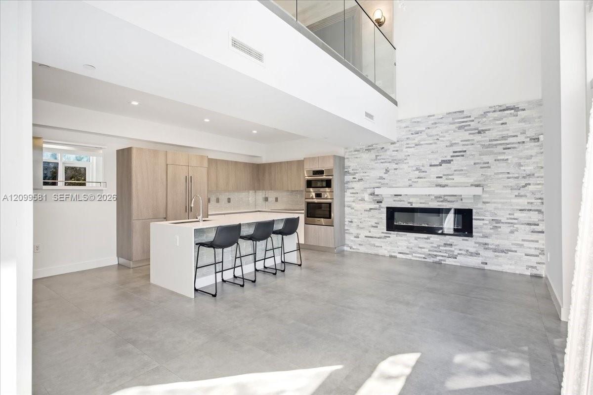 455 NE 39th Street