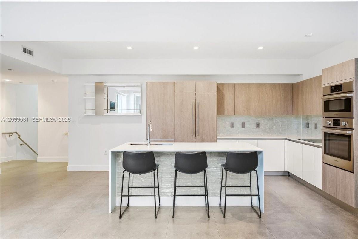 455 NE 39th Street