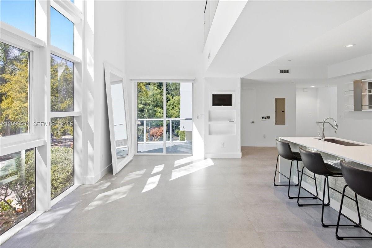 455 NE 39th Street
