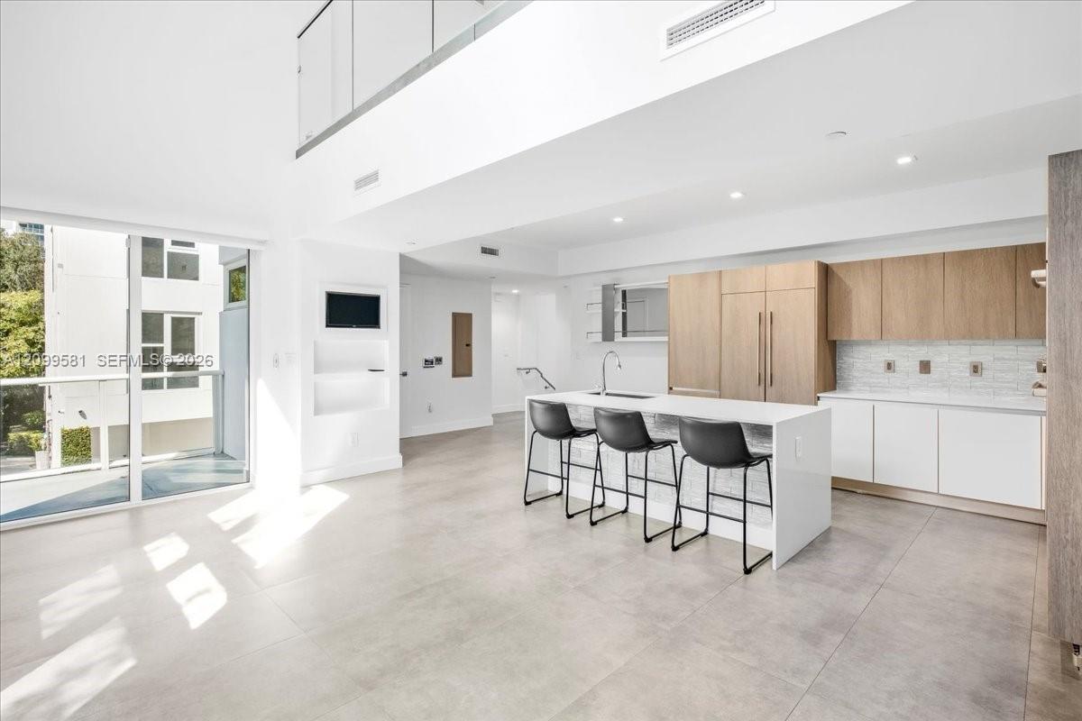 455 NE 39th Street
