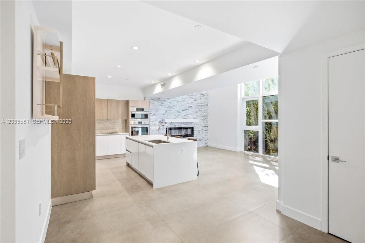 455 NE 39th Street