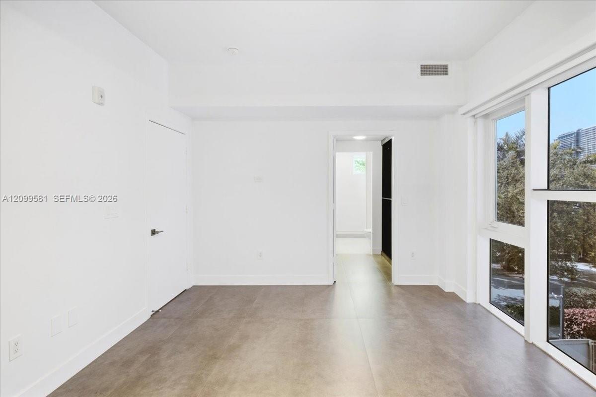 455 NE 39th Street