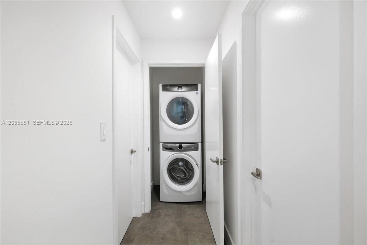 455 NE 39th Street