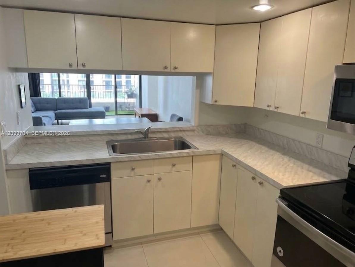555 NE 15th Street