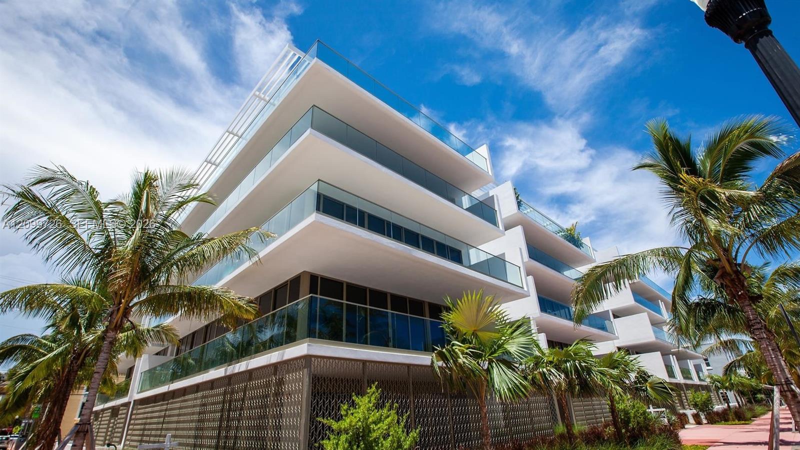 300 Collins Avenue