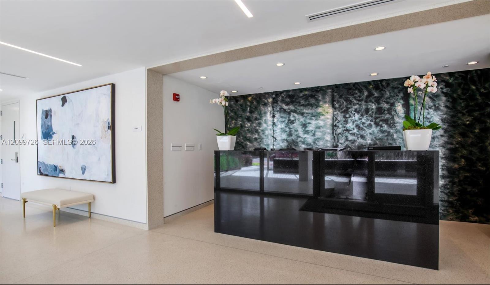 300 Collins Avenue