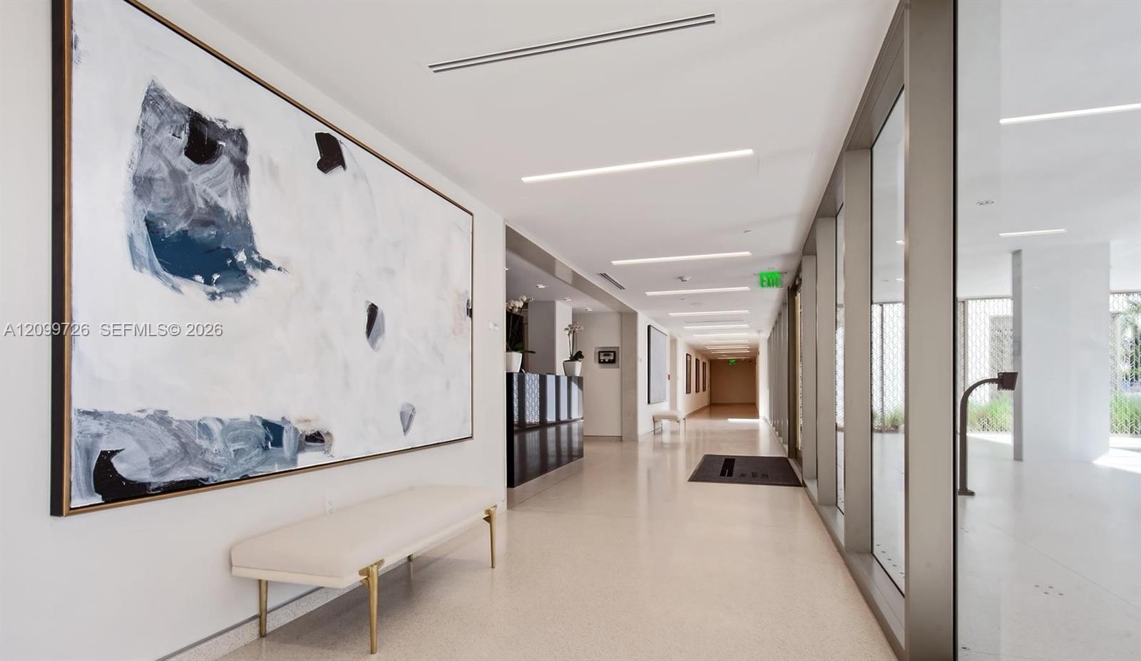 300 Collins Avenue