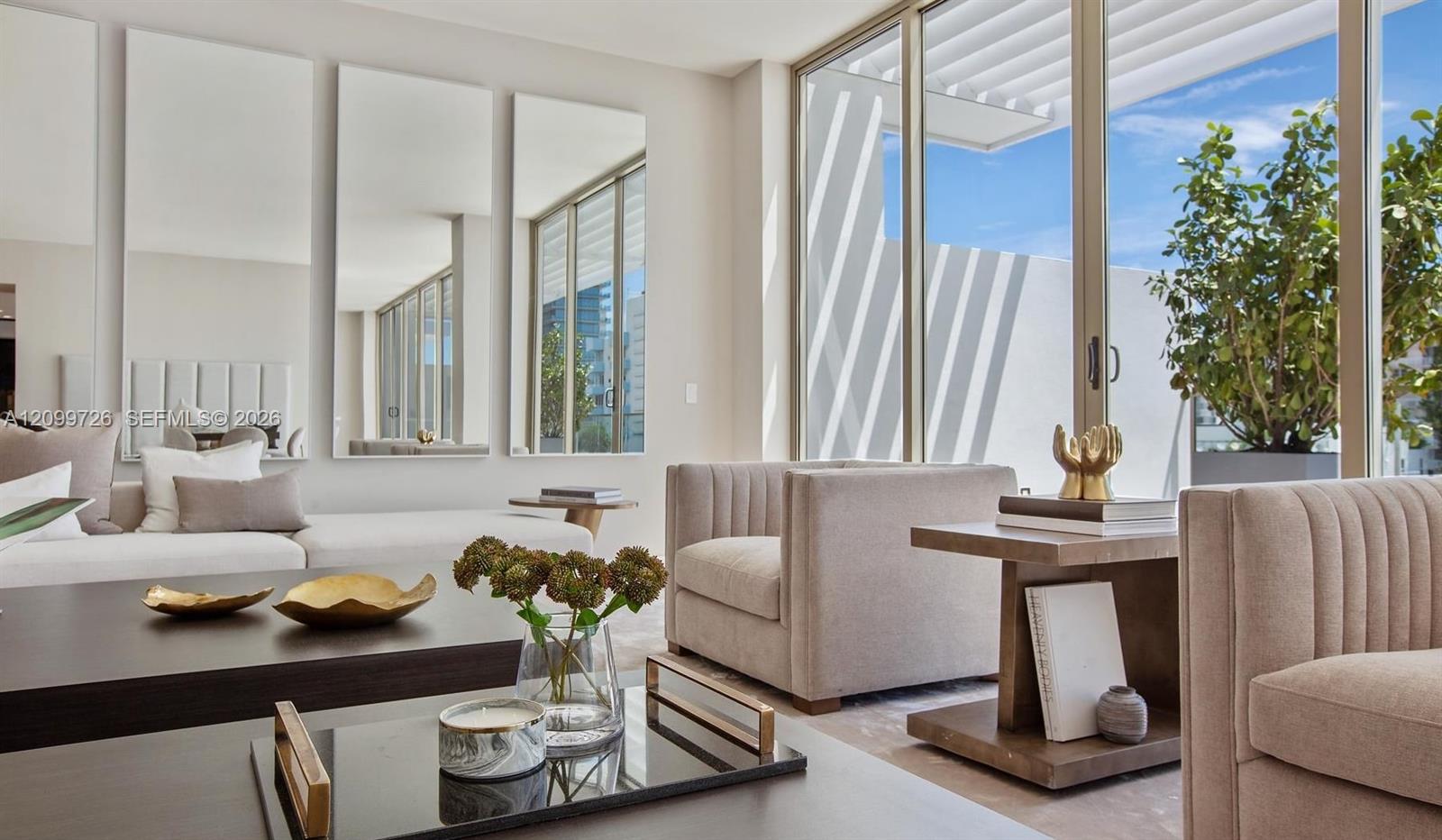 300 Collins Avenue