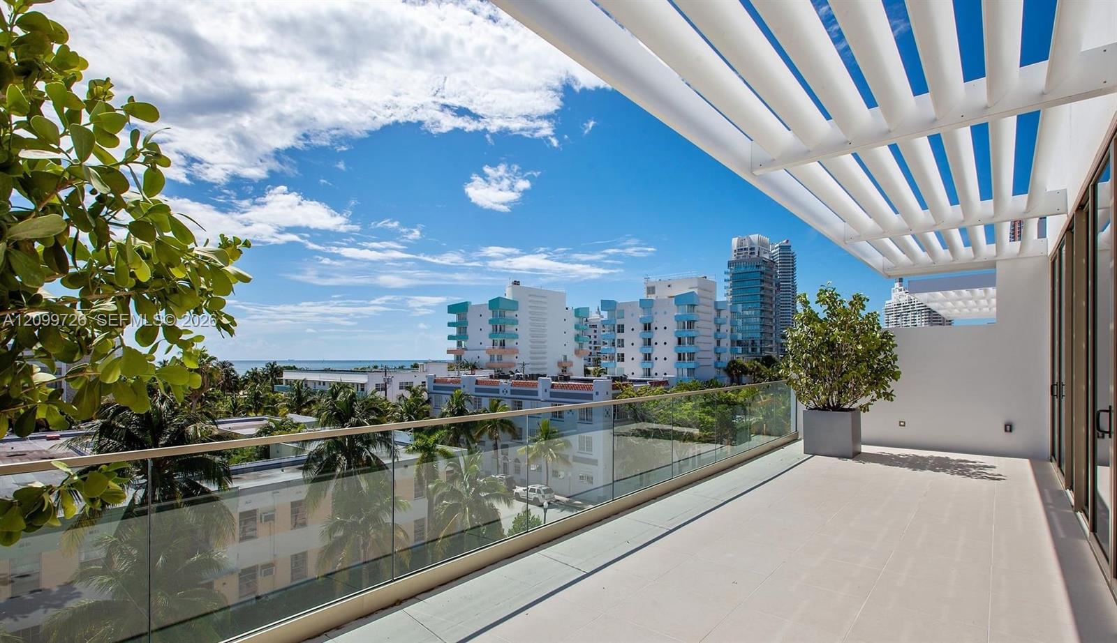 300 Collins Avenue