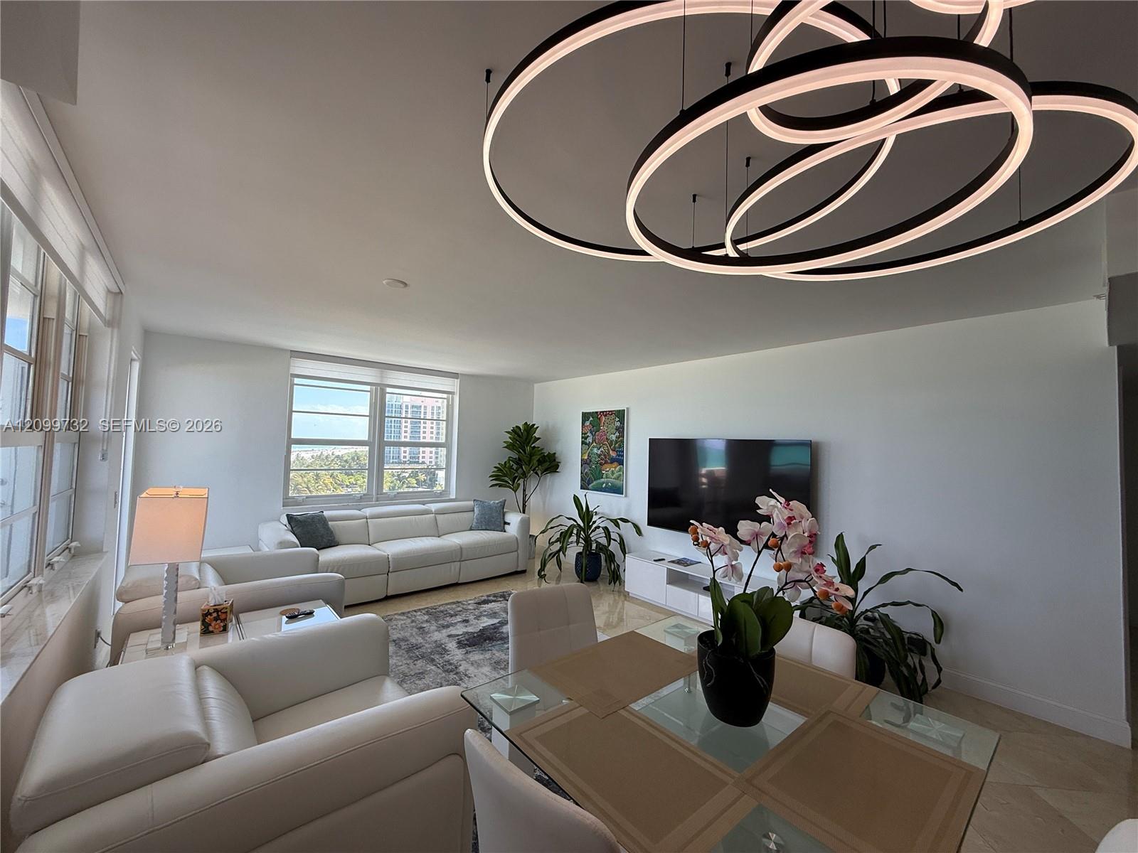 100 Lincoln Road
