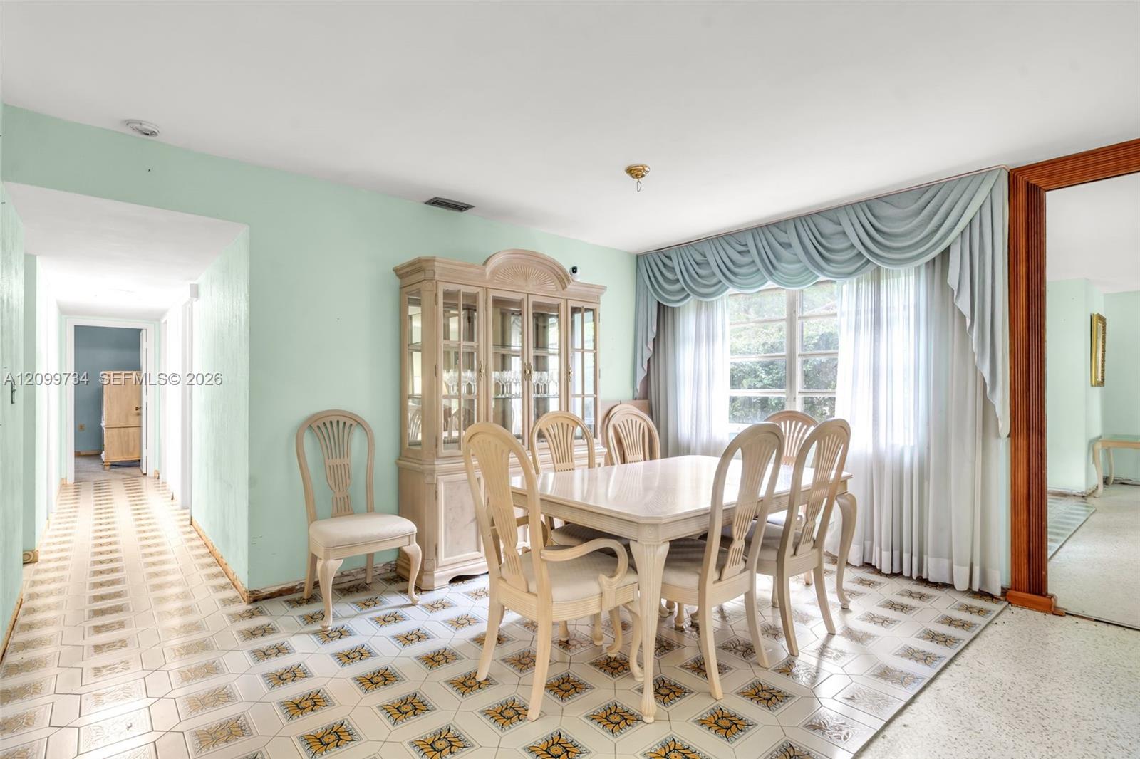 7200 S Miami Lakeway