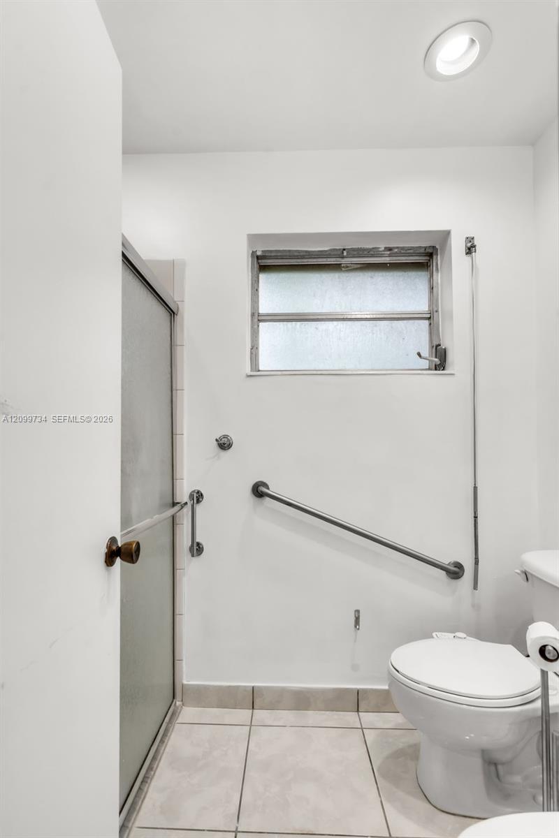 7200 S Miami Lakeway