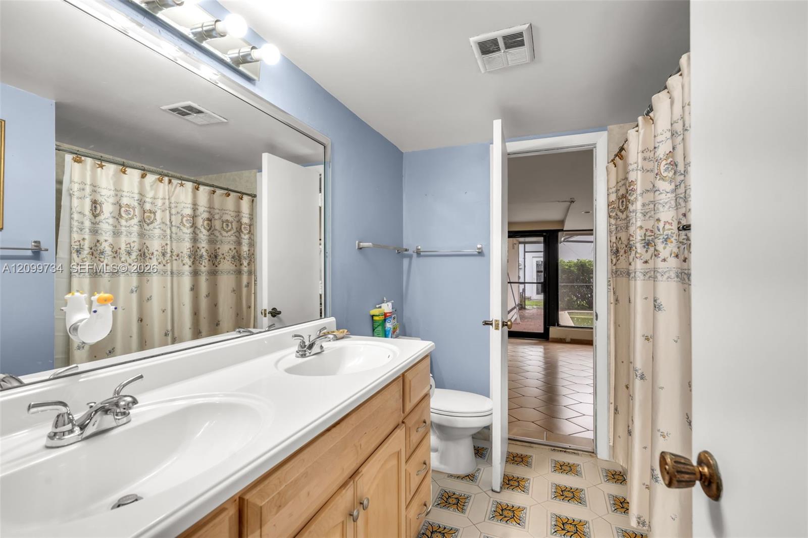 7200 S Miami Lakeway