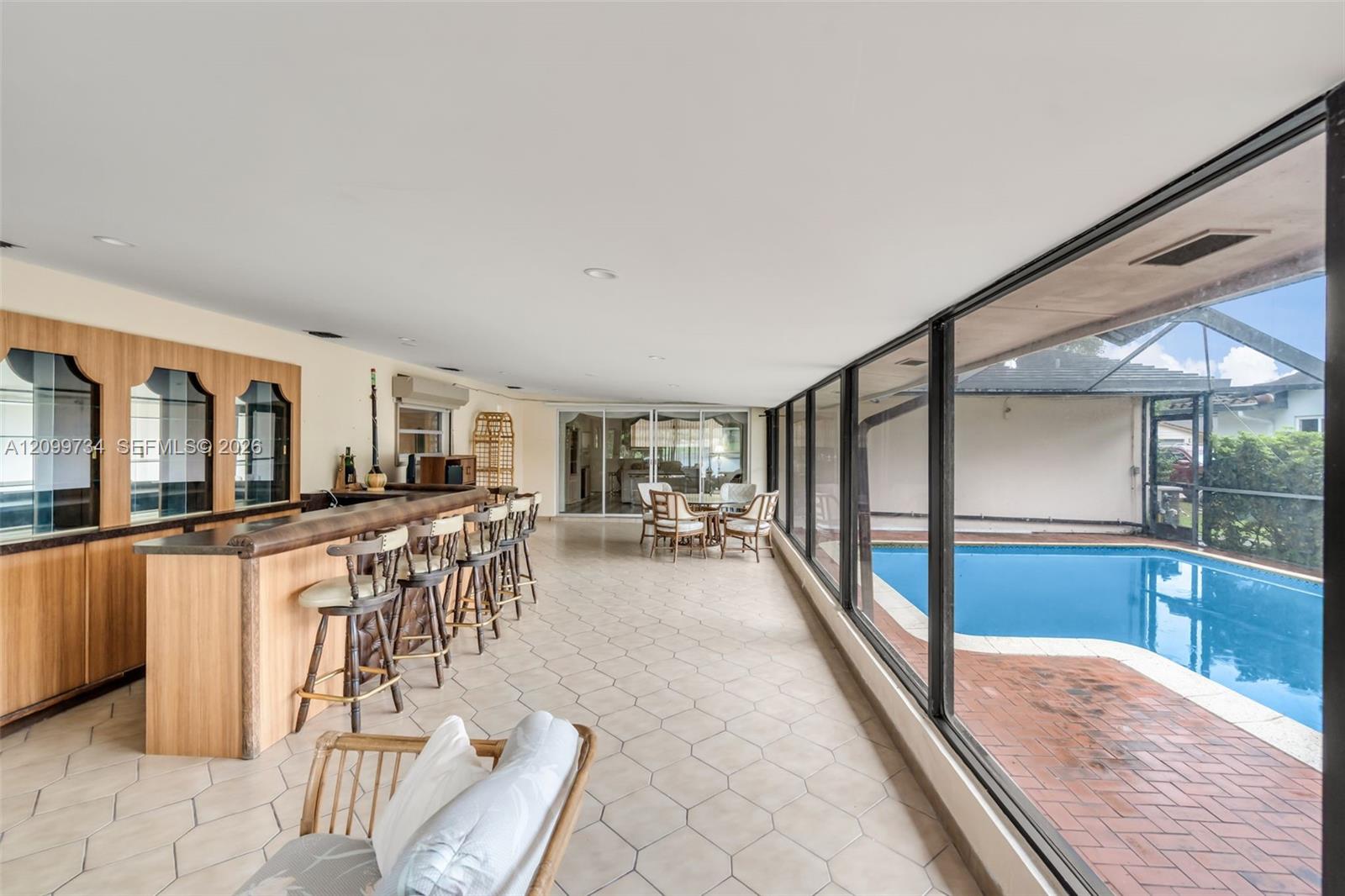 7200 S Miami Lakeway