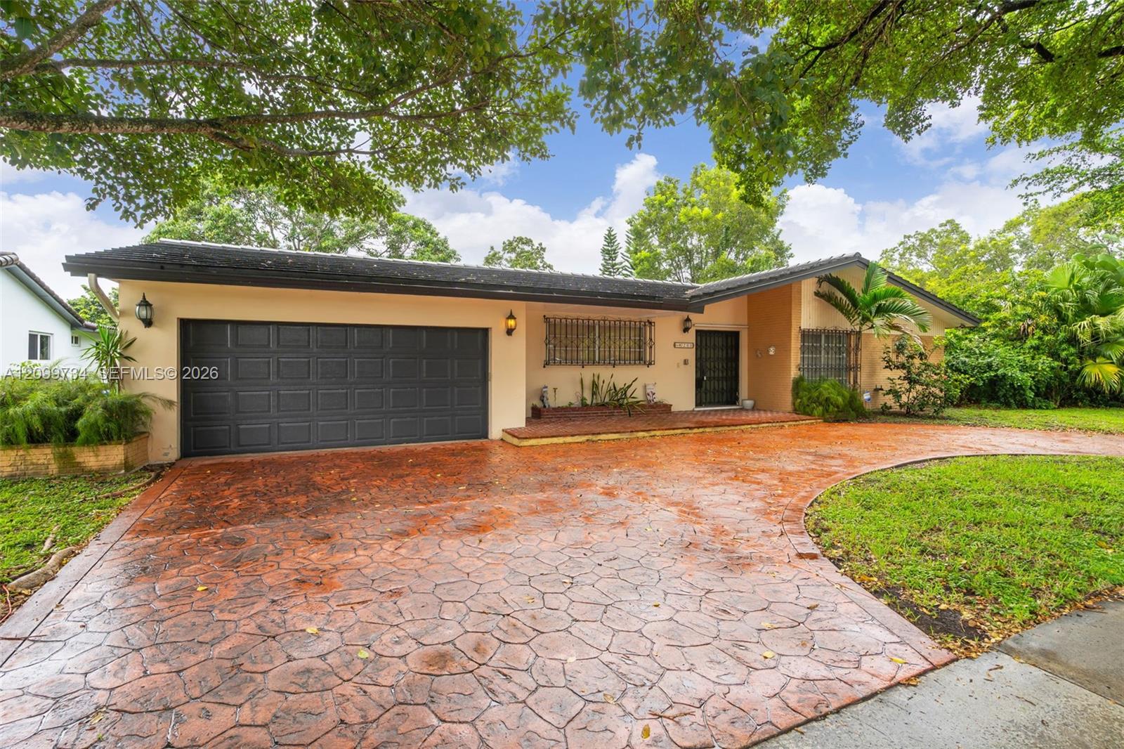 7200 S Miami Lakeway