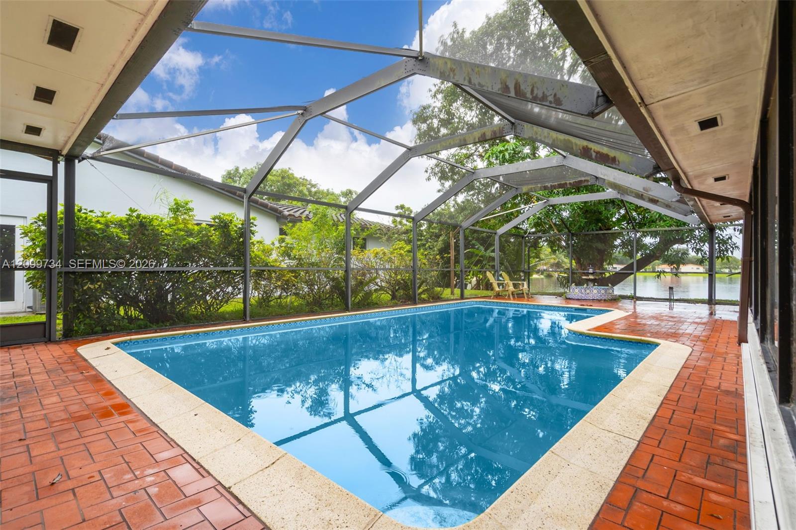 7200 S Miami Lakeway