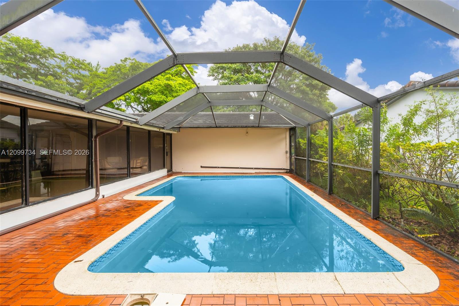 7200 S Miami Lakeway
