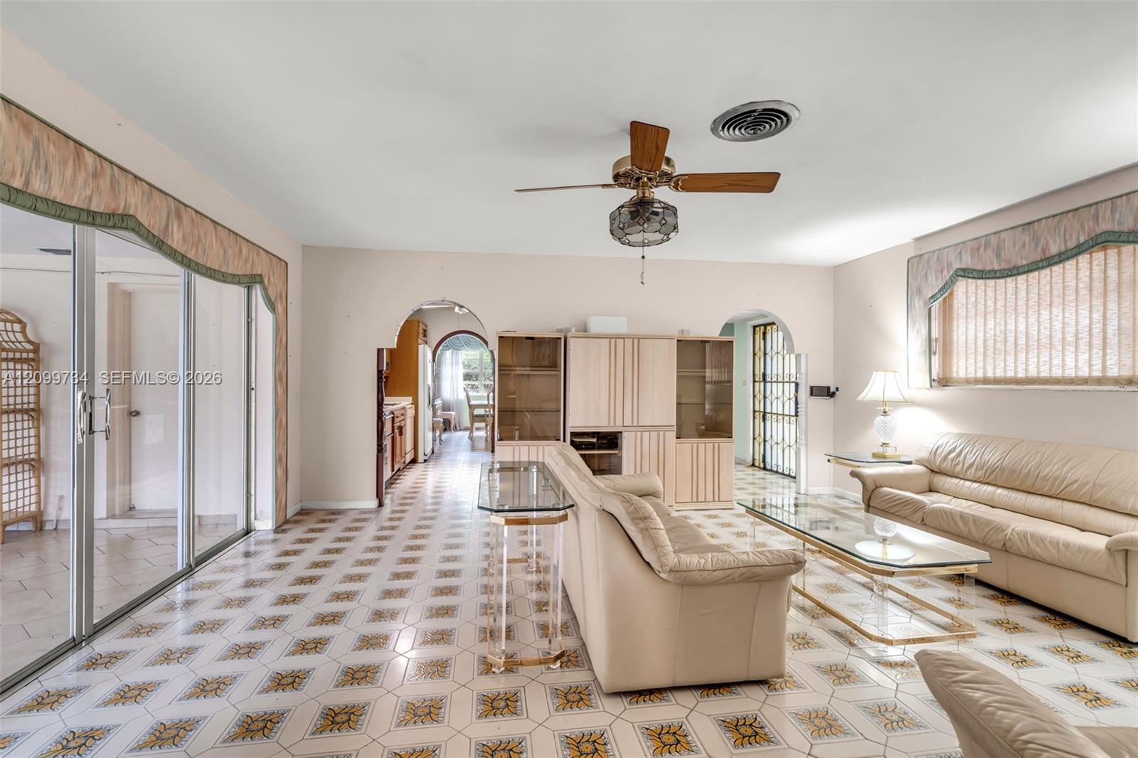 7200 S Miami Lakeway