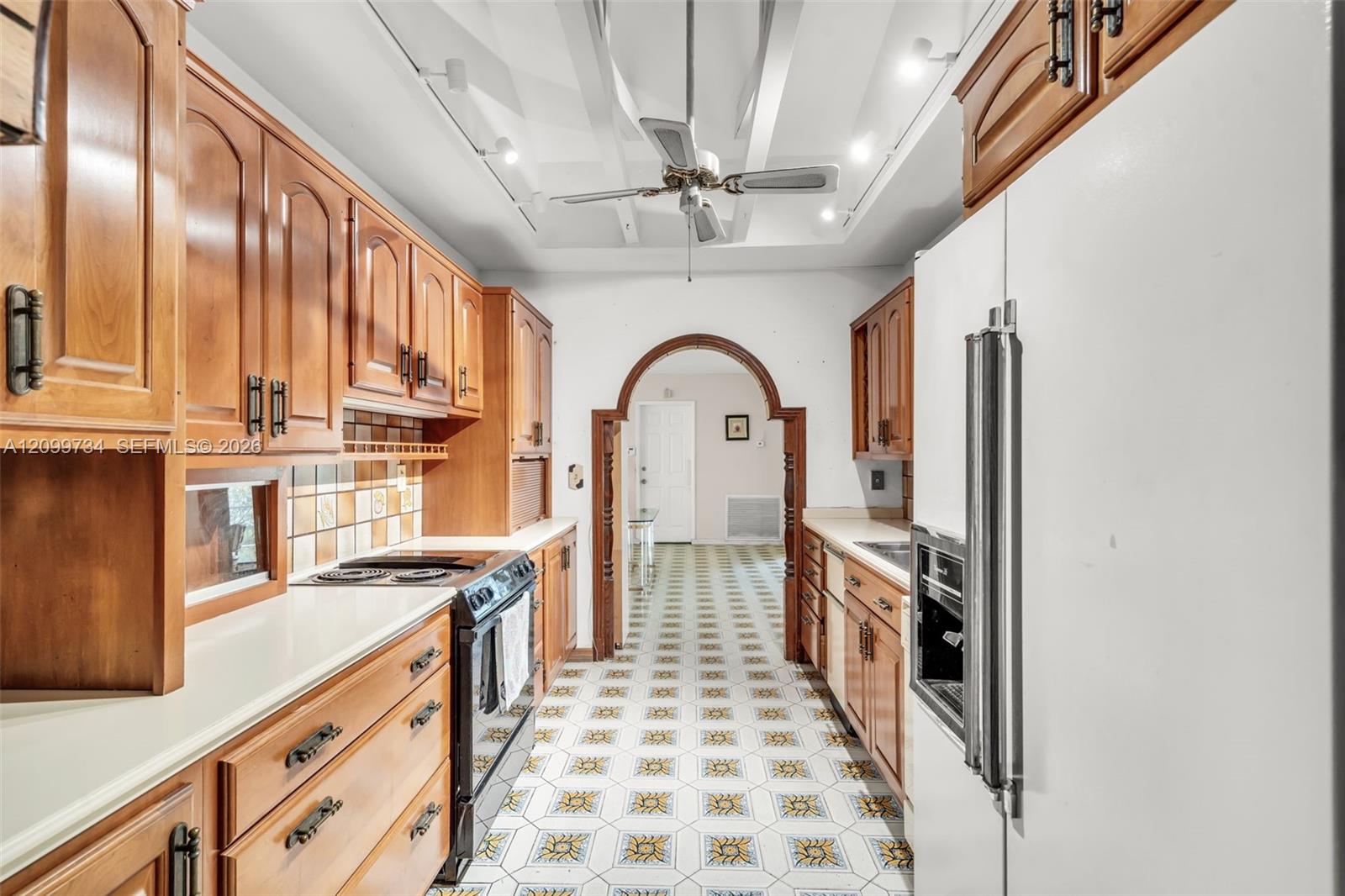 7200 S Miami Lakeway