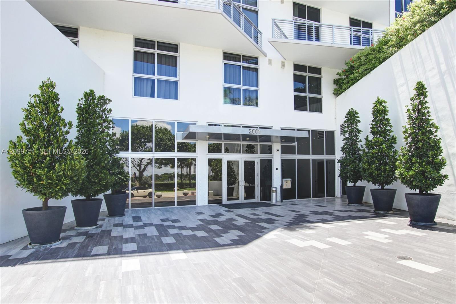 2001 Meridian Avenue