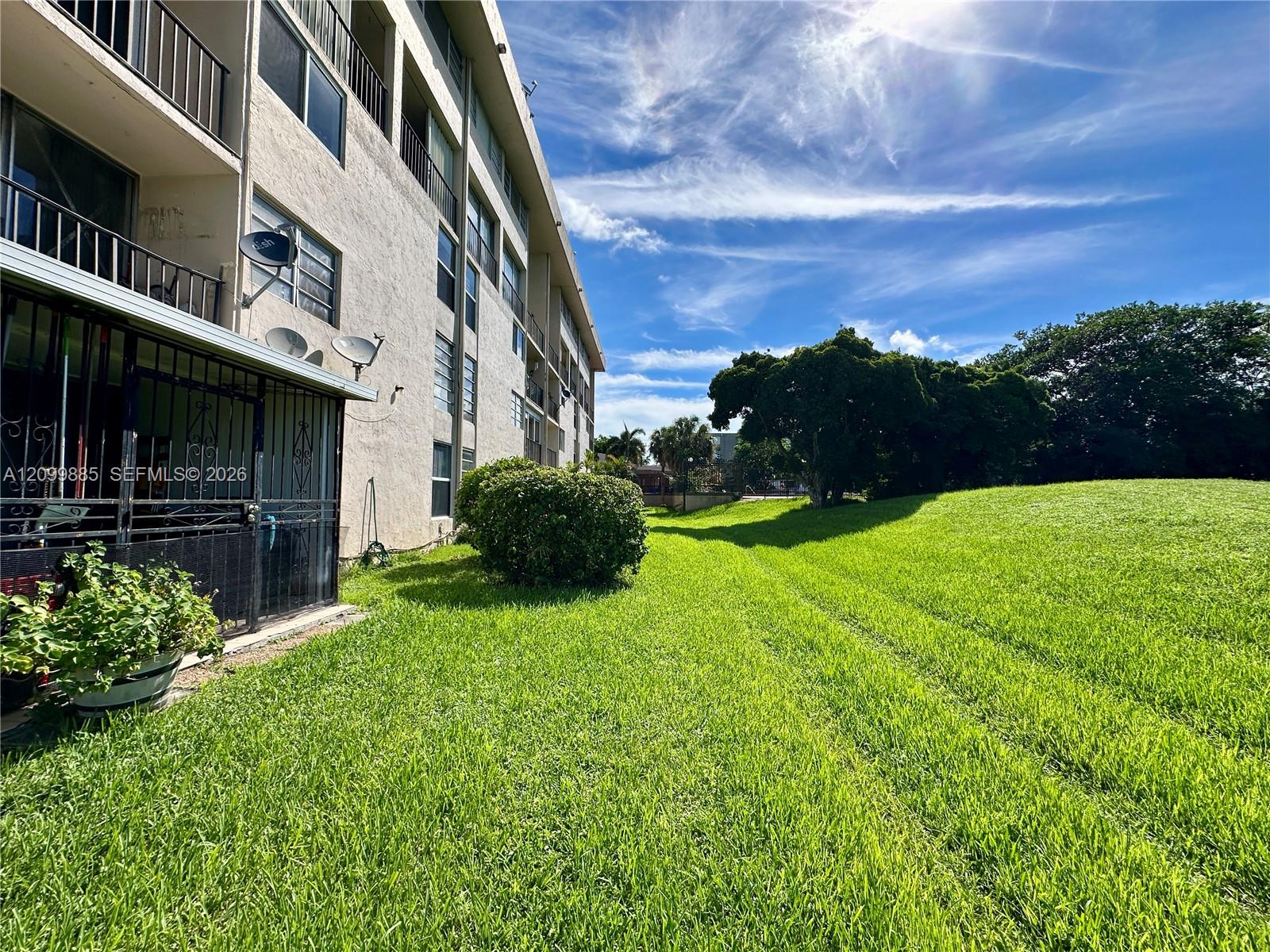 820 NW 87th Avenue