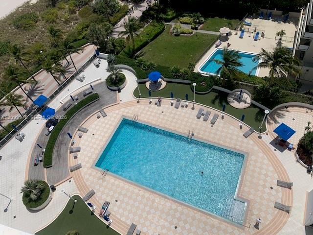 100 Lincoln Road