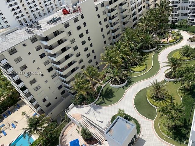 100 Lincoln Road