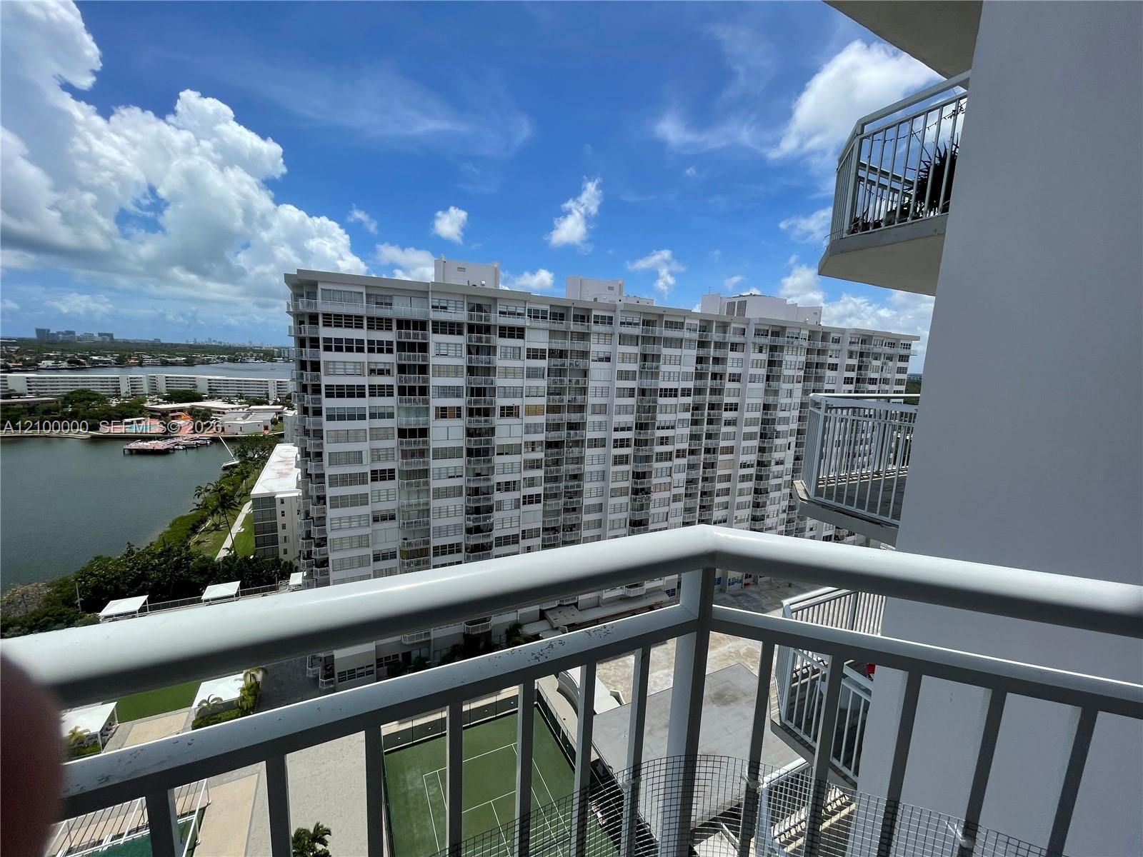 18061 Biscayne Boulevard