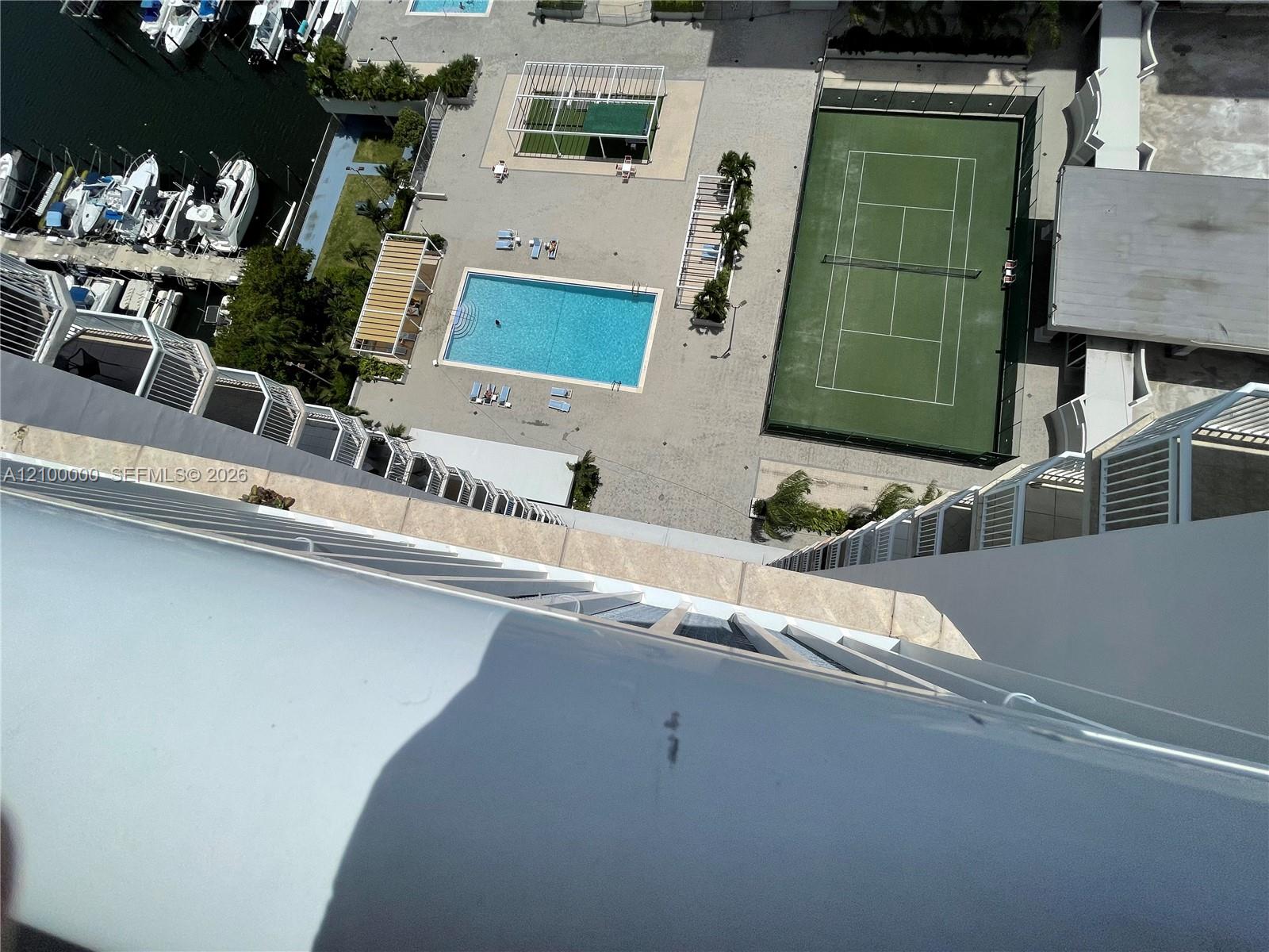 18061 Biscayne Boulevard