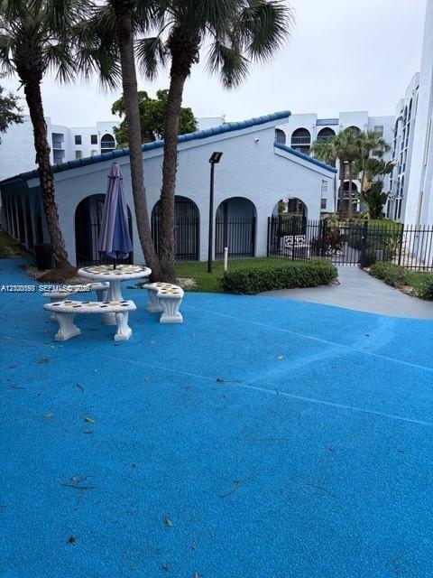 9440 Fontainebleau Boulevard