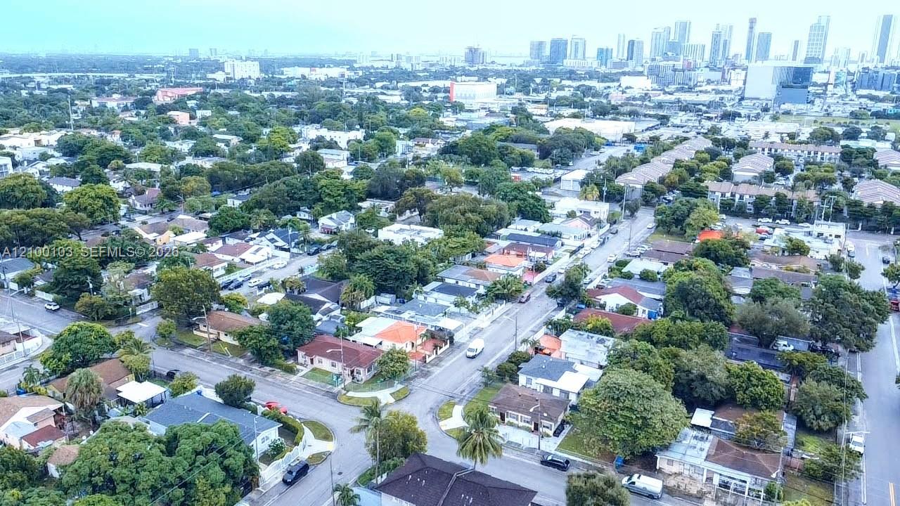 1085 NW 25th Street