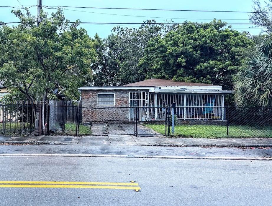 1085 NW 25th Street