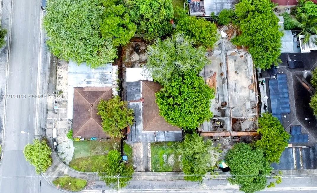 1085 NW 25th Street