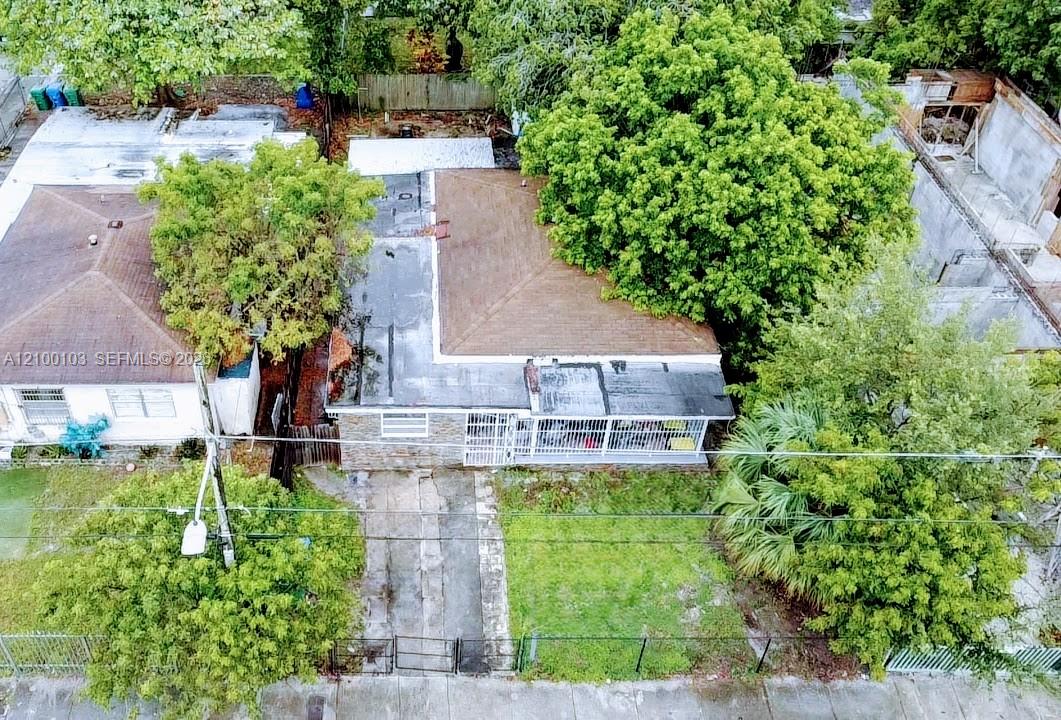 1085 NW 25th Street