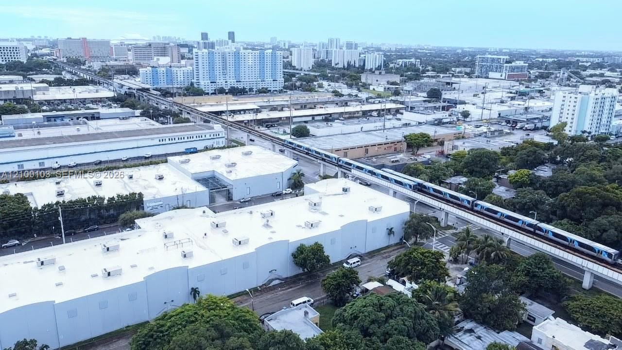 1085 NW 25th Street