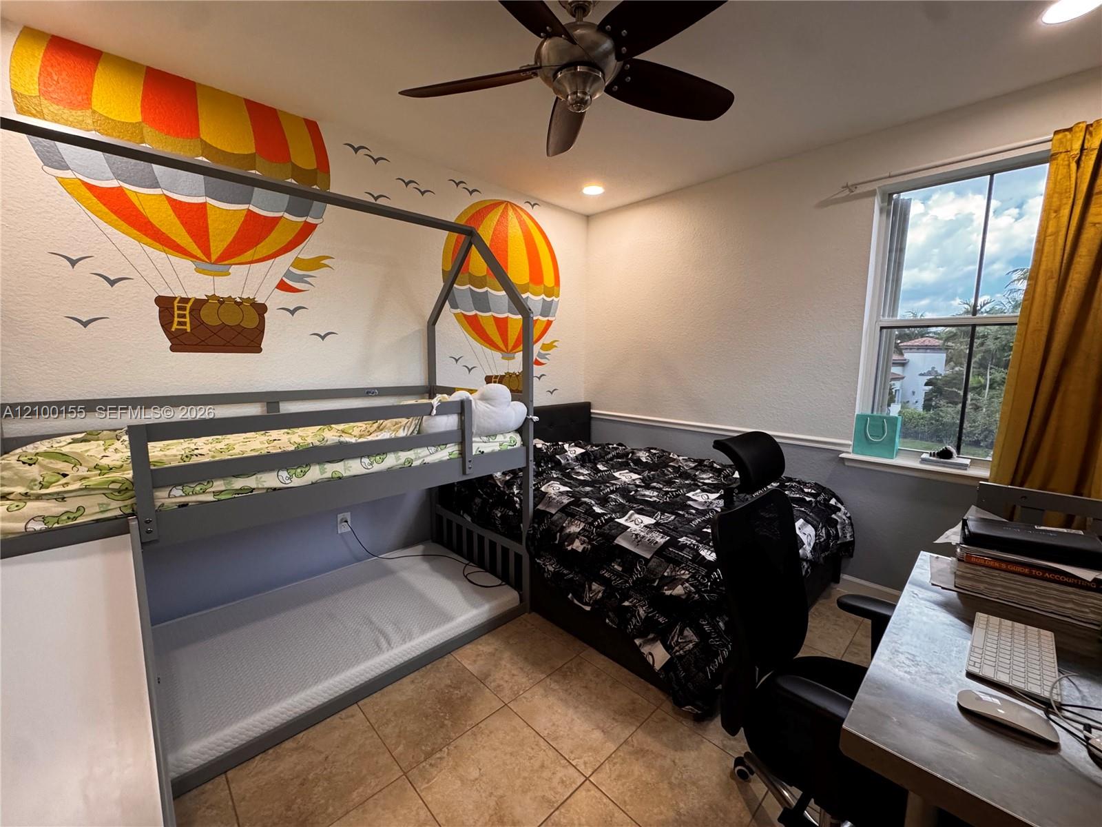 876 W Spinnaker Drive
