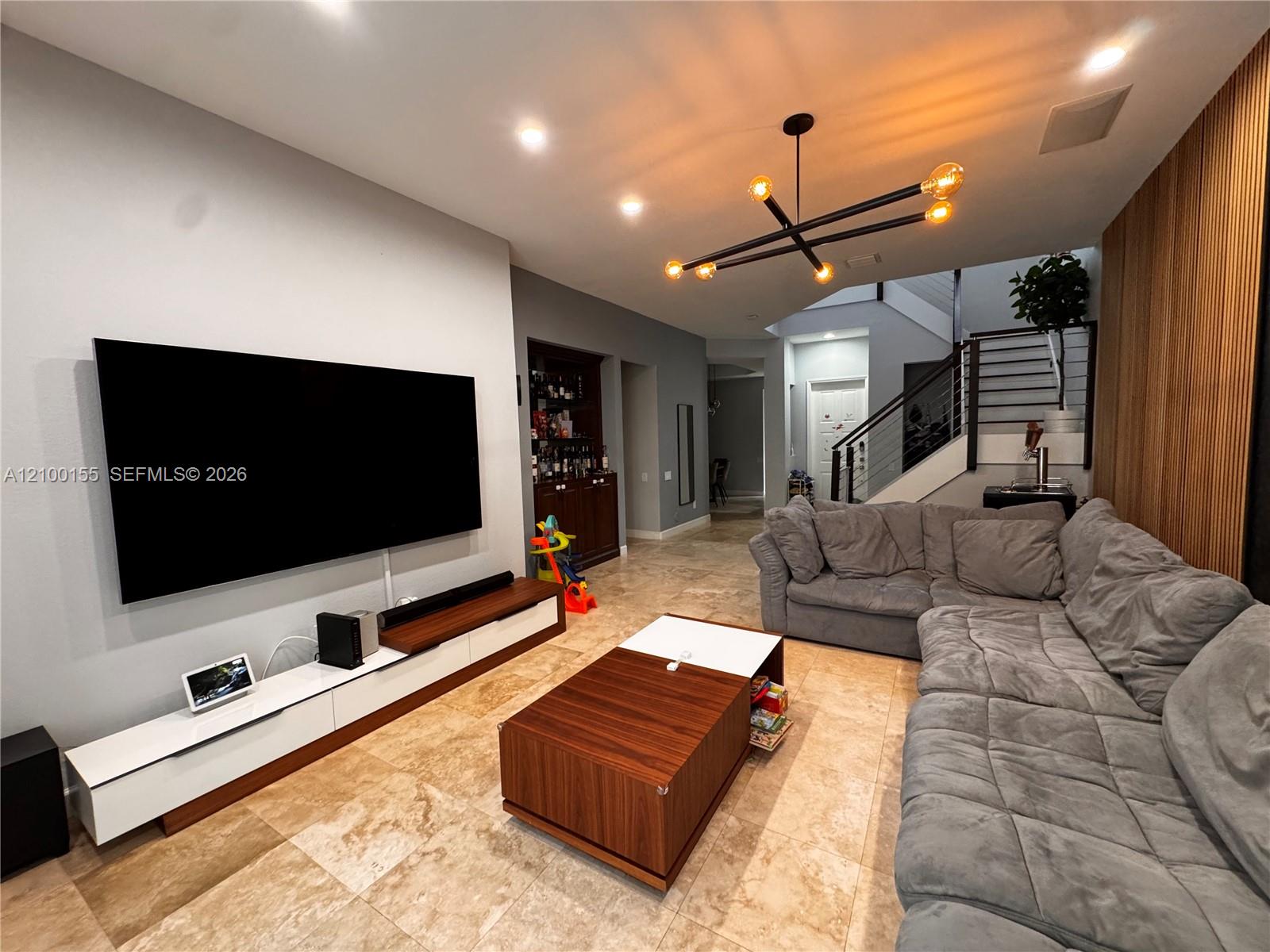 876 W Spinnaker Drive