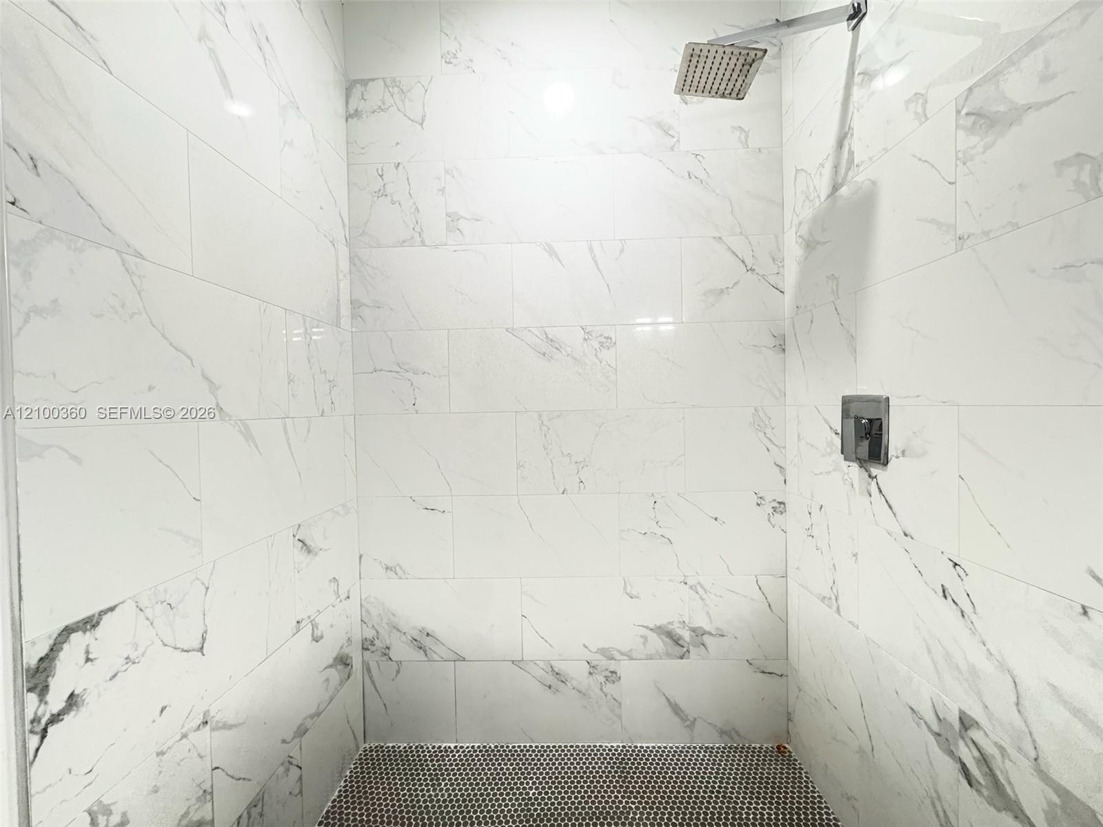 2518 NW 9th Place gallery image #10