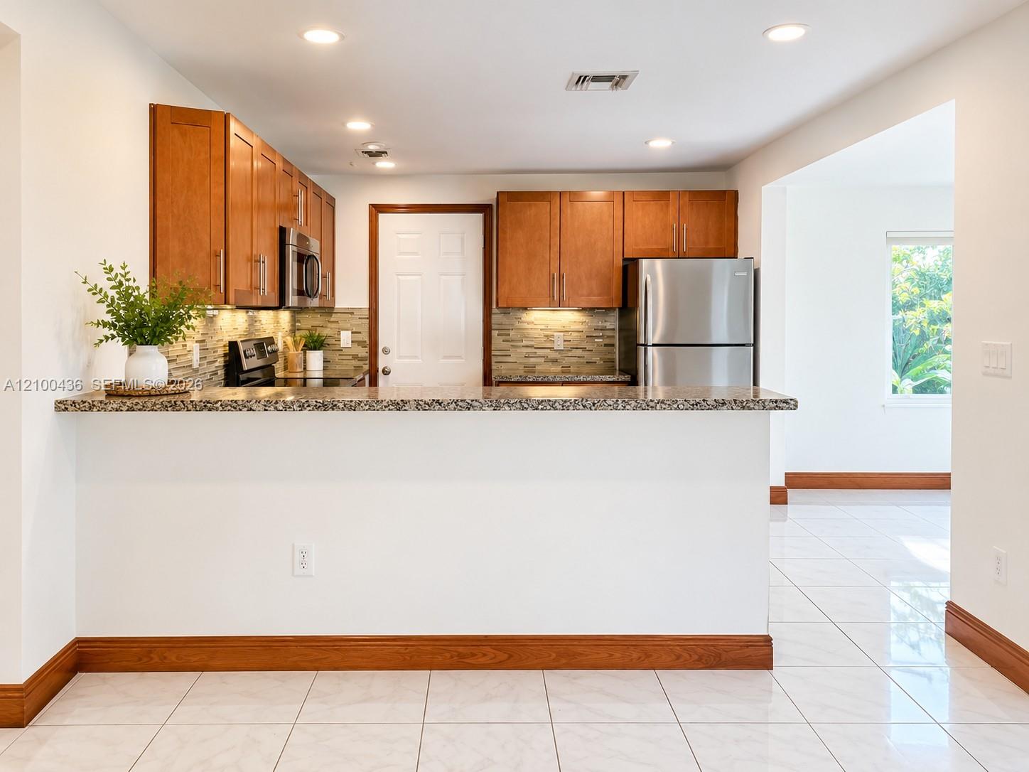 1131 SW 14th Avenue gallery image #5