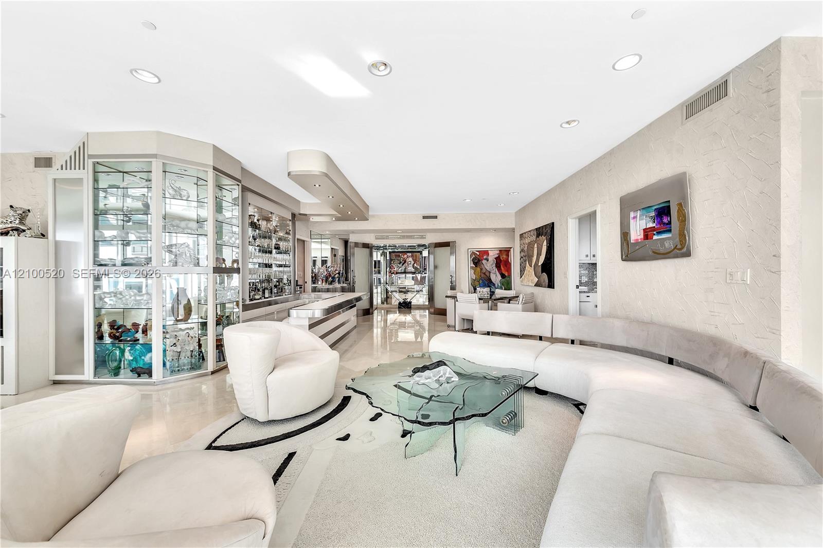 10101 Collins Avenue
