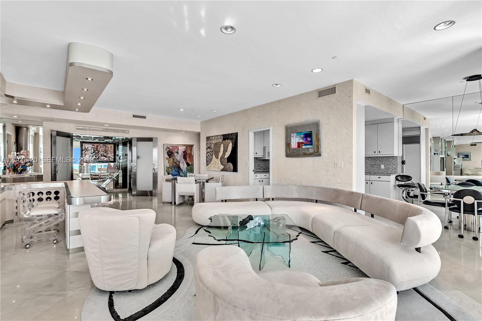 10101 Collins Avenue